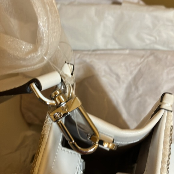 Michael Kors GIGI OPT/Silver SM EW MSGR - Picture 6 of 12